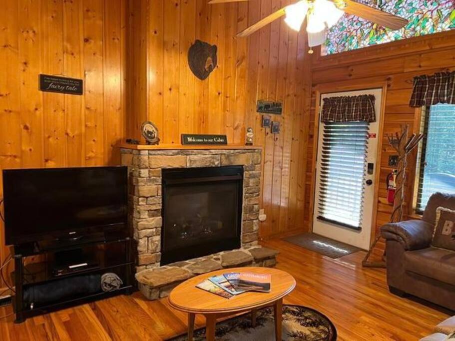 Beary Tale! Your Happily Ever After Starts Here! Sevierville Buitenkant foto